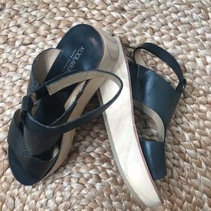 Koolaburra | MaeBlack Leather Platform Sandals